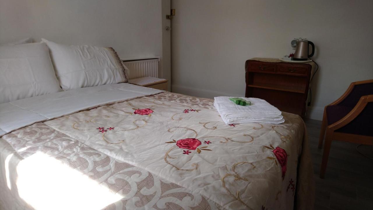 Renovated 4-Bed Home - Sleeps 9 - Parking - Spa Blackpool Eksteriør billede