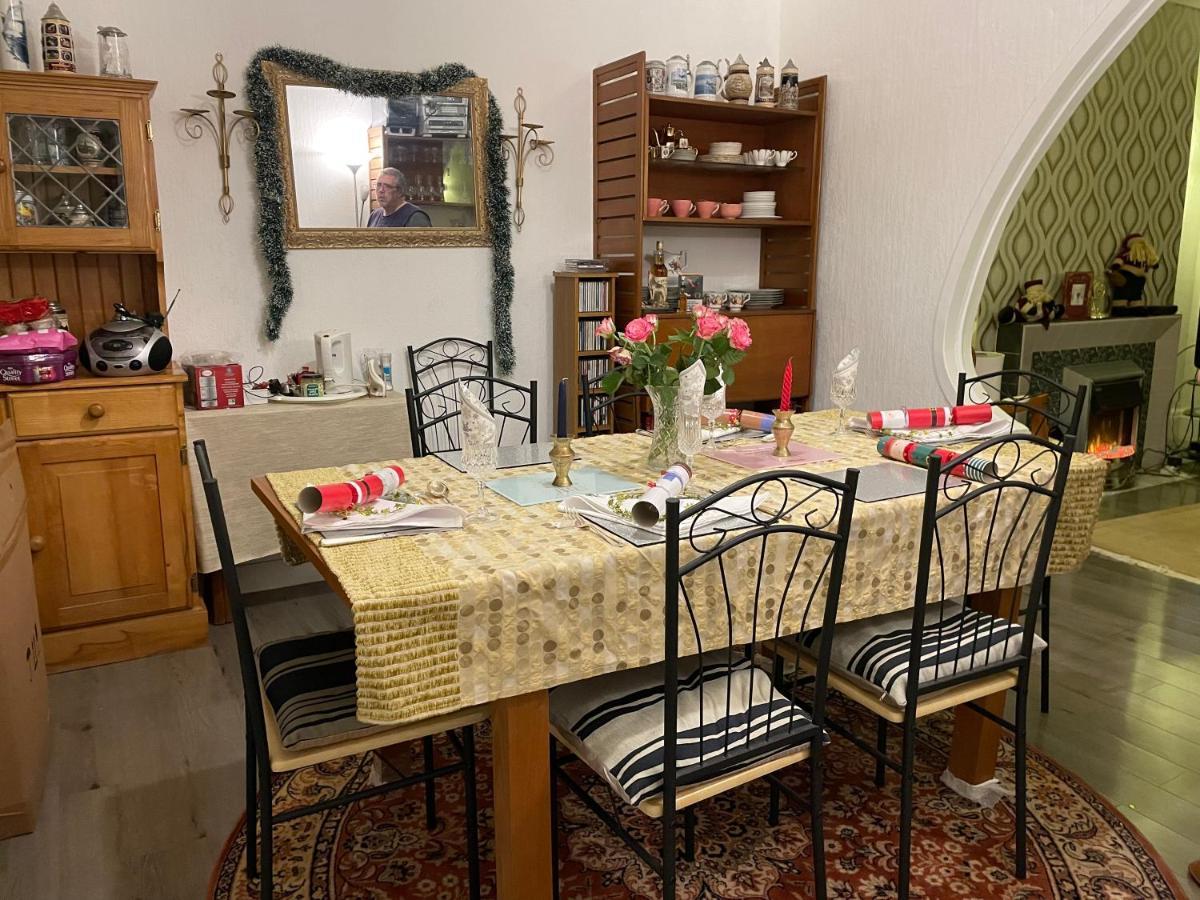 Renovated 4-Bed Home - Sleeps 9 - Parking - Spa Blackpool Eksteriør billede