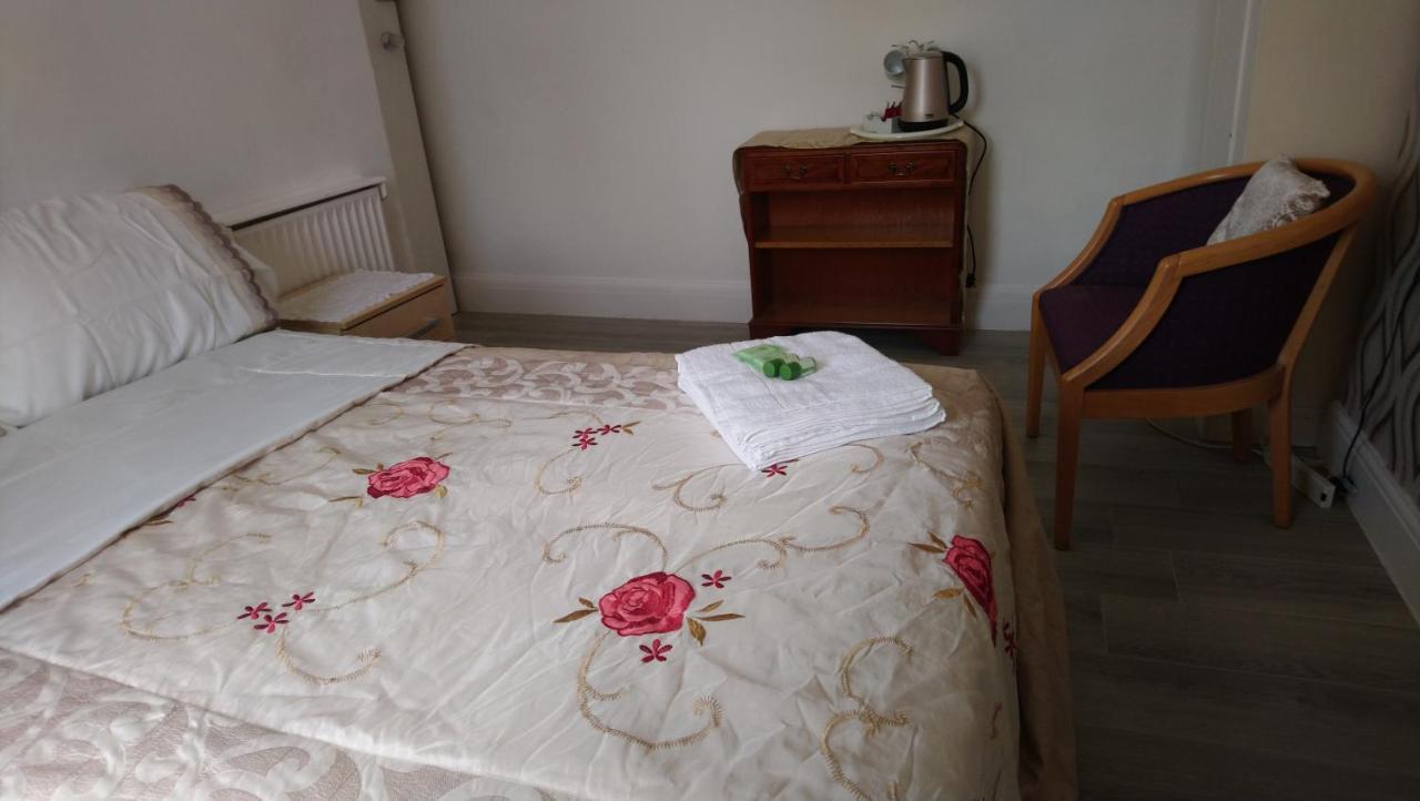 Renovated 4-Bed Home - Sleeps 9 - Parking - Spa Blackpool Eksteriør billede