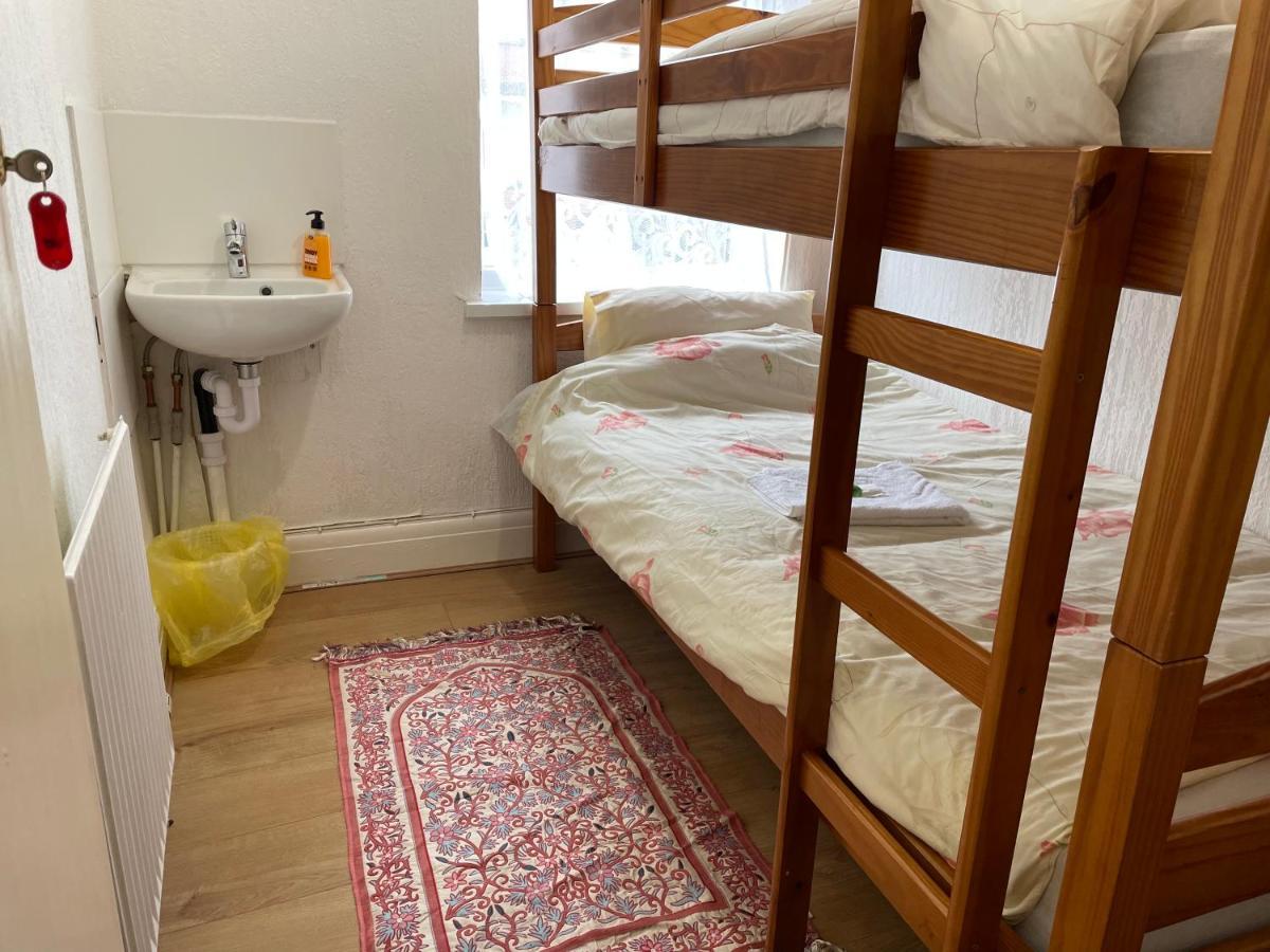 Renovated 4-Bed Home - Sleeps 9 - Parking - Spa Blackpool Eksteriør billede
