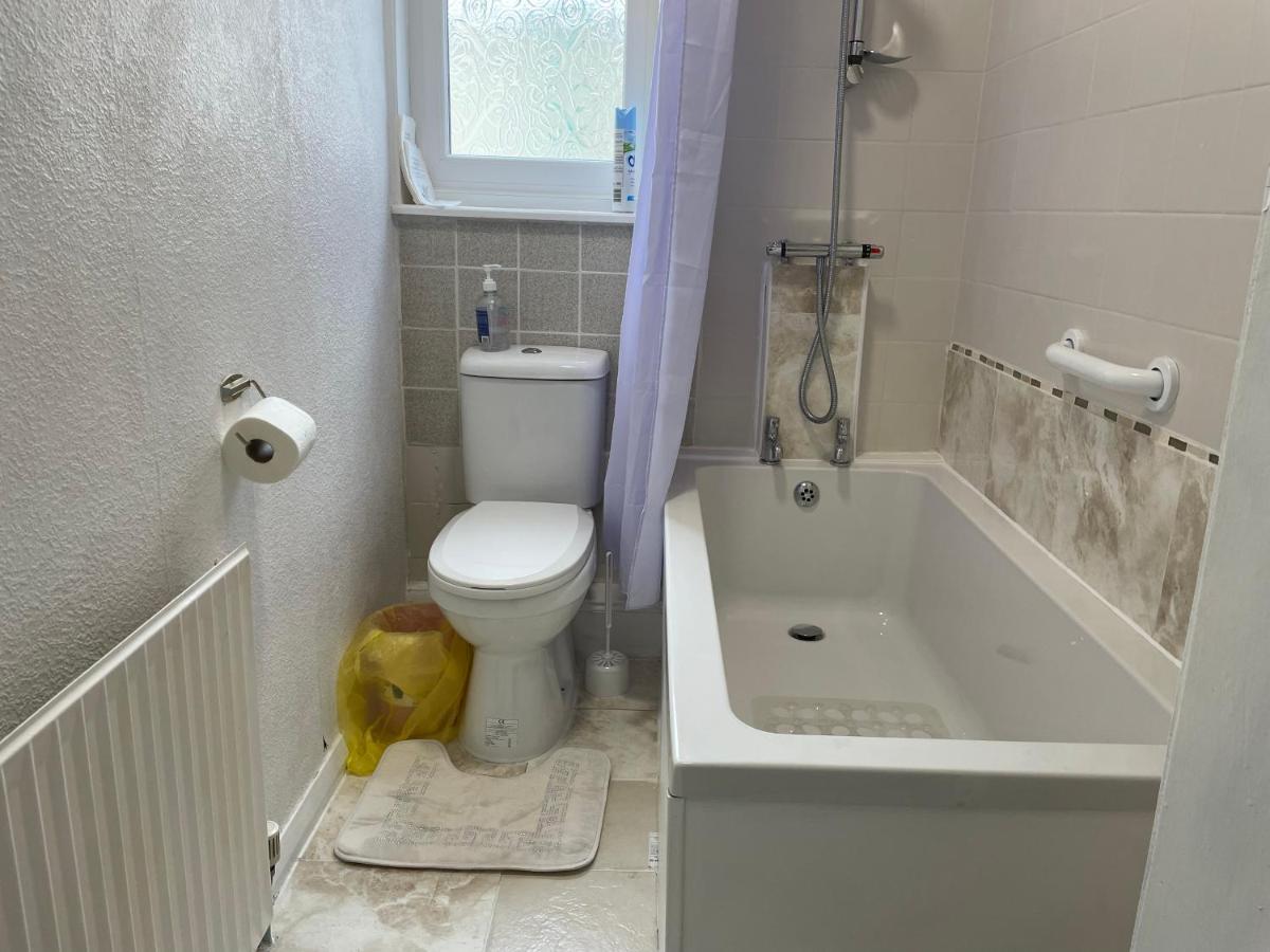 Renovated 4-Bed Home - Sleeps 9 - Parking - Spa Blackpool Eksteriør billede