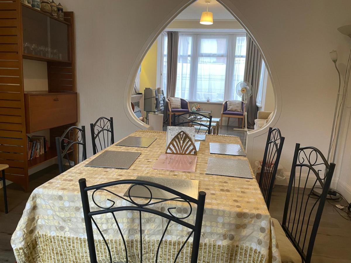 Renovated 4-Bed Home - Sleeps 9 - Parking - Spa Blackpool Eksteriør billede